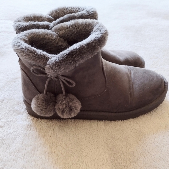 Arizona Gray Fur Lined Ankle Boots Sz 7.5 M - Picture 1 of 9